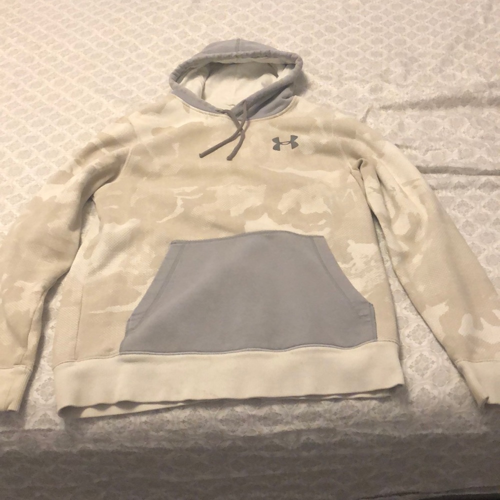 Under Armour Sweatshirt